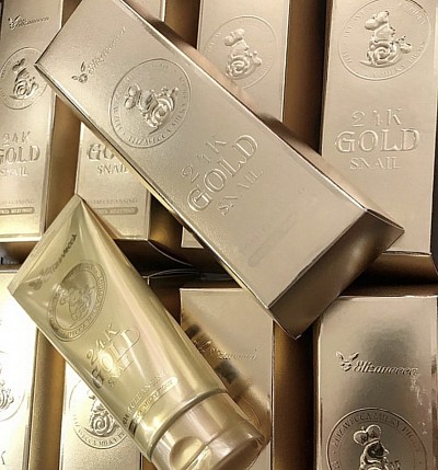 Пенка для умывания с муцином улитки и золотом Elizavecca 24k Gold Snail Cleansing Foam